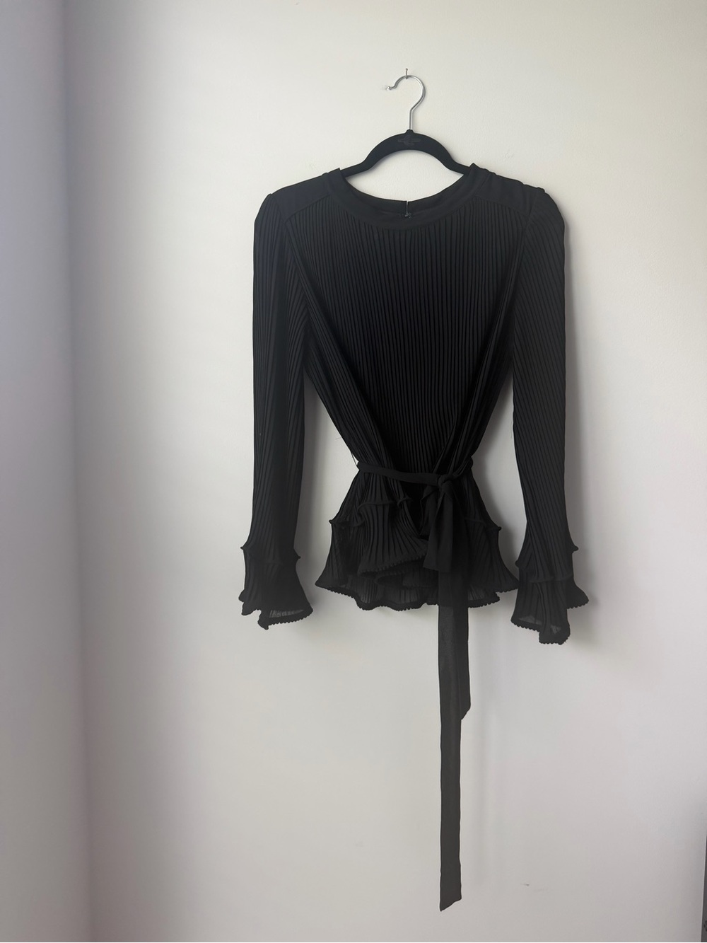 the clothing company Black Pleated Long-Sleeve Tie Waist Blouse